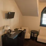 Palac 4*