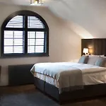 Palac 4*